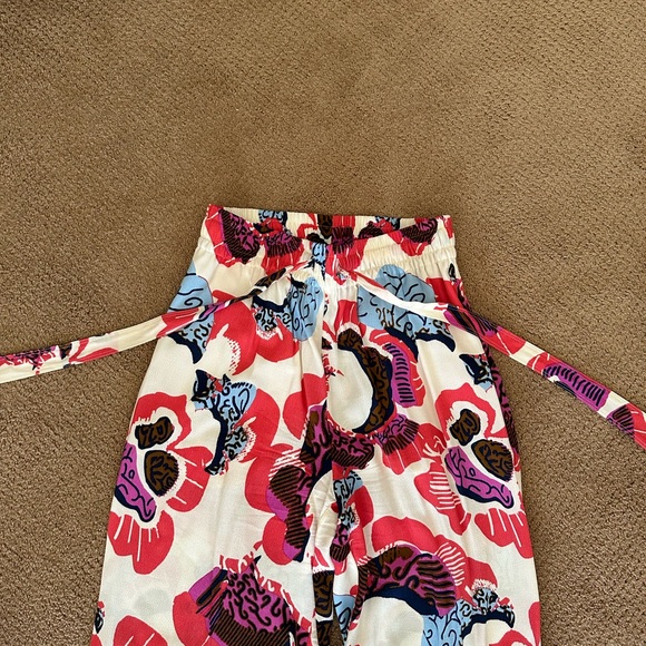 Diane Von Furstenberg Flowy, Silky Pant Suit - Picture 3 of 5